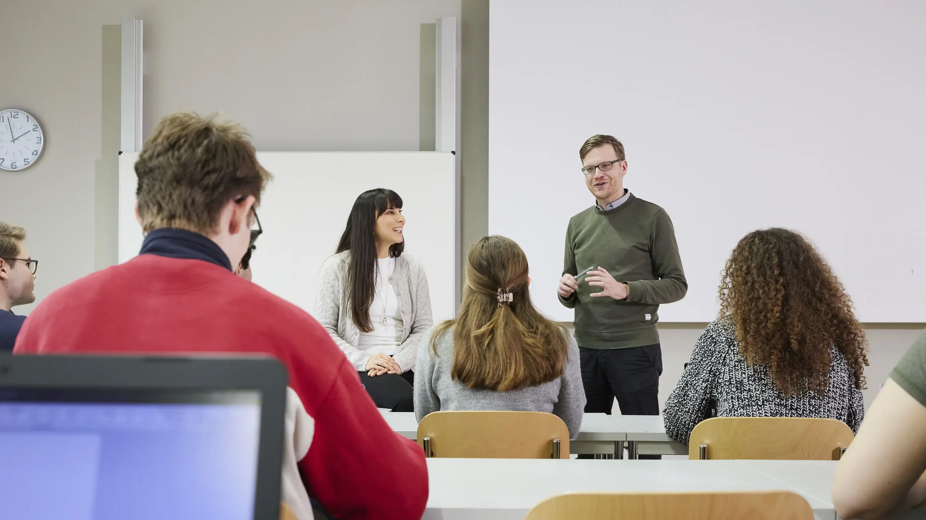 Studierende in einer Vorlesung.